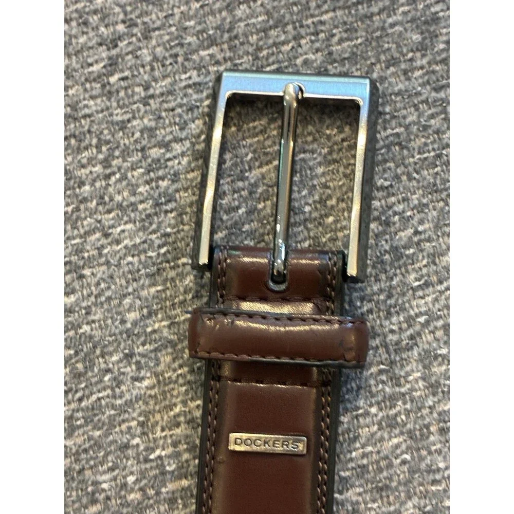 Dockers Men’s Dress Belt Brown 36/90 1 1/4in Adjustable Logo Silver‎ Buckle